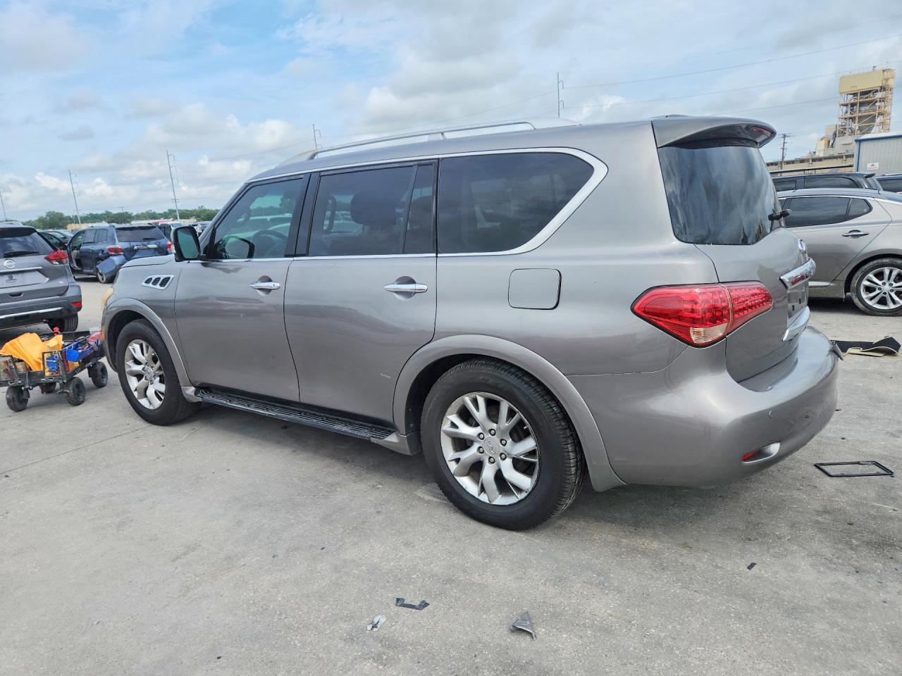 2011 INFINITI QX56