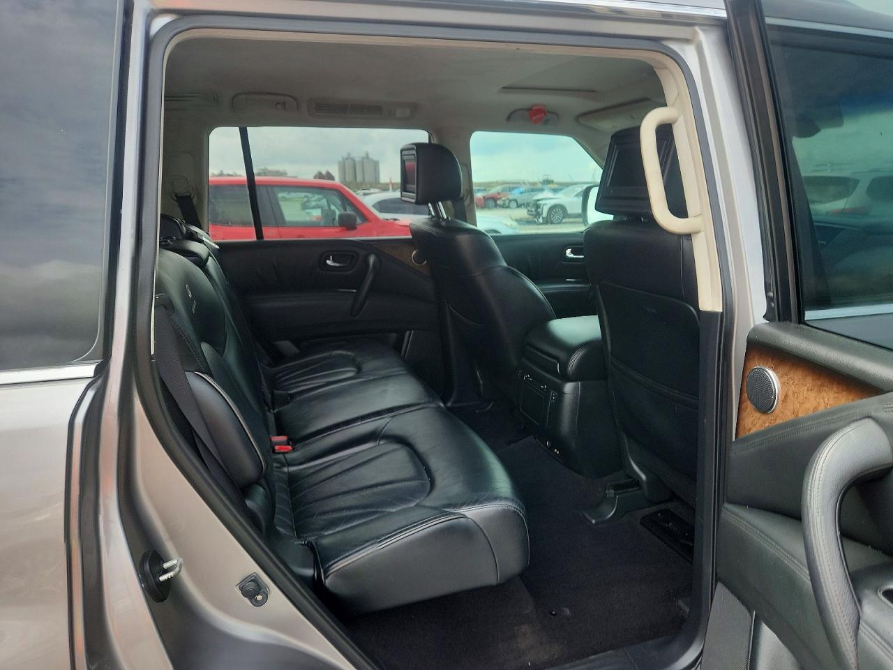 2011 INFINITI QX56