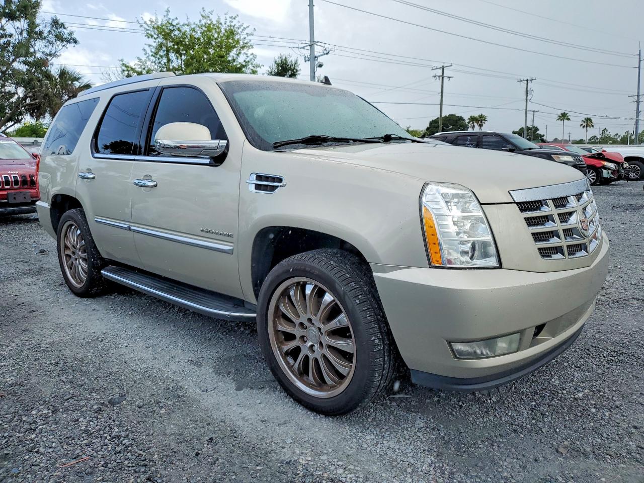 2013 CADILLAC ESCALADE