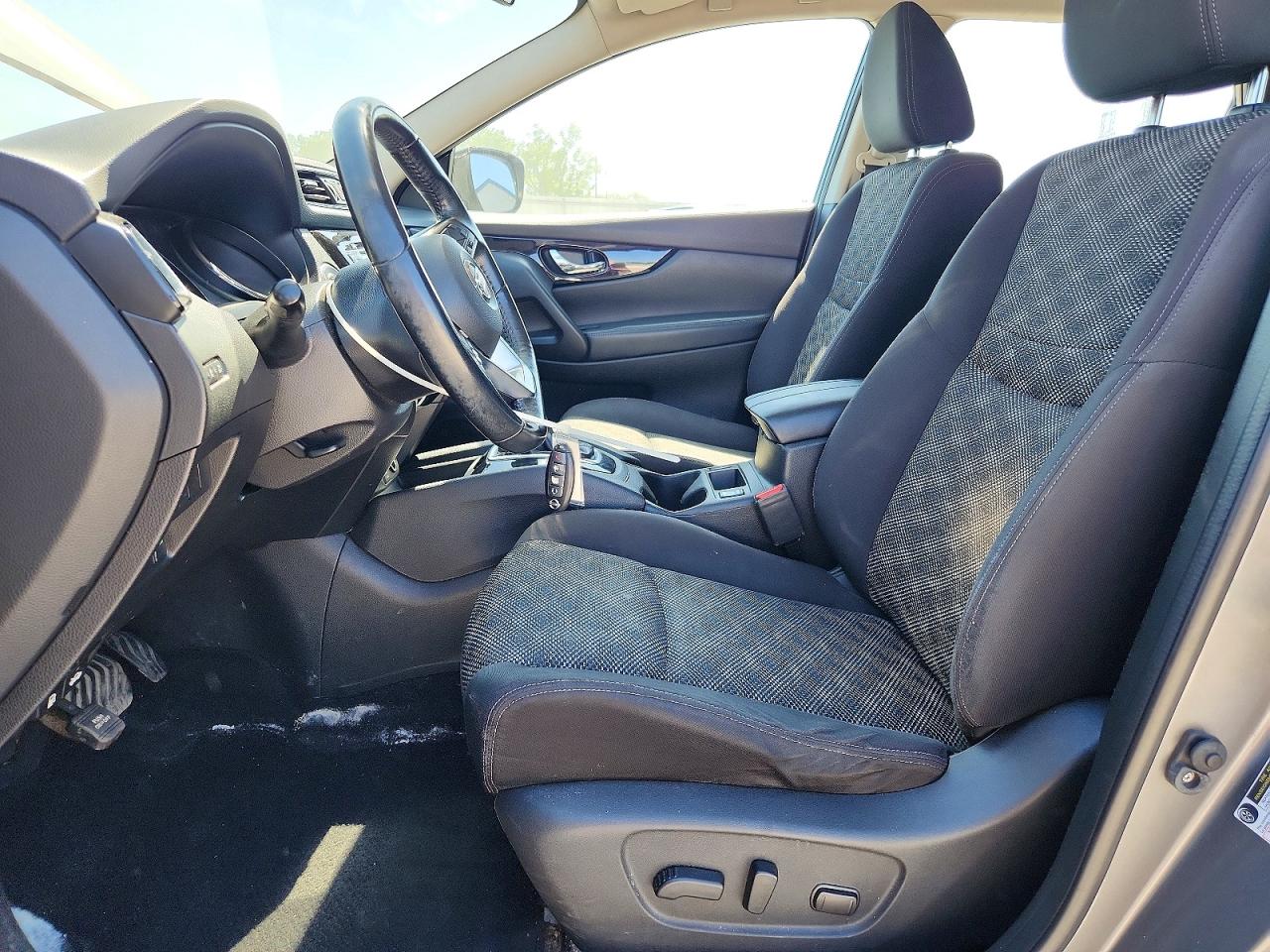 2017 NISSAN ROGUE