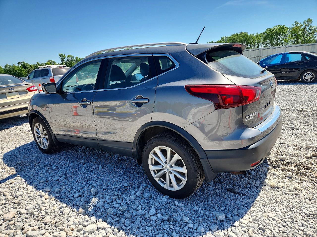 2017 NISSAN ROGUE