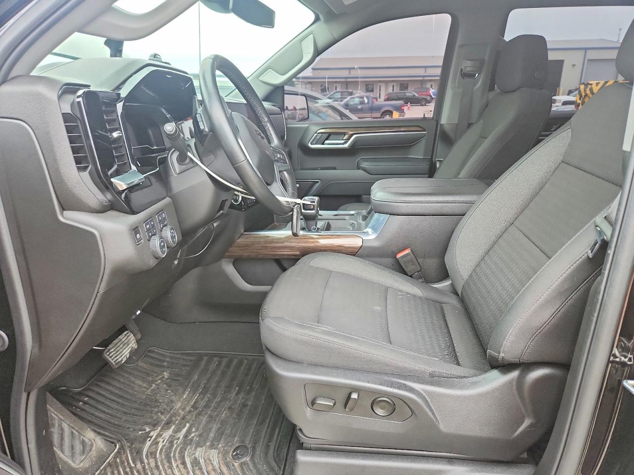 2025 CHEVROLET SILVERADO