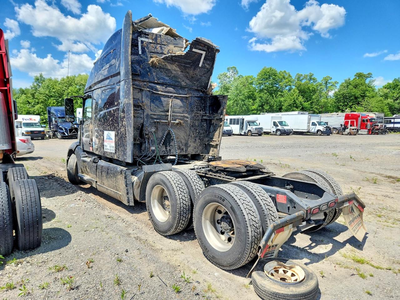 2022 VOLVO VN