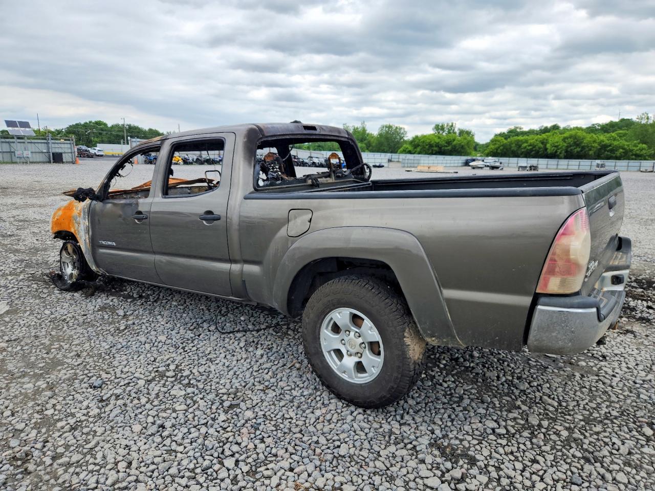 2015 TOYOTA TACOMA
