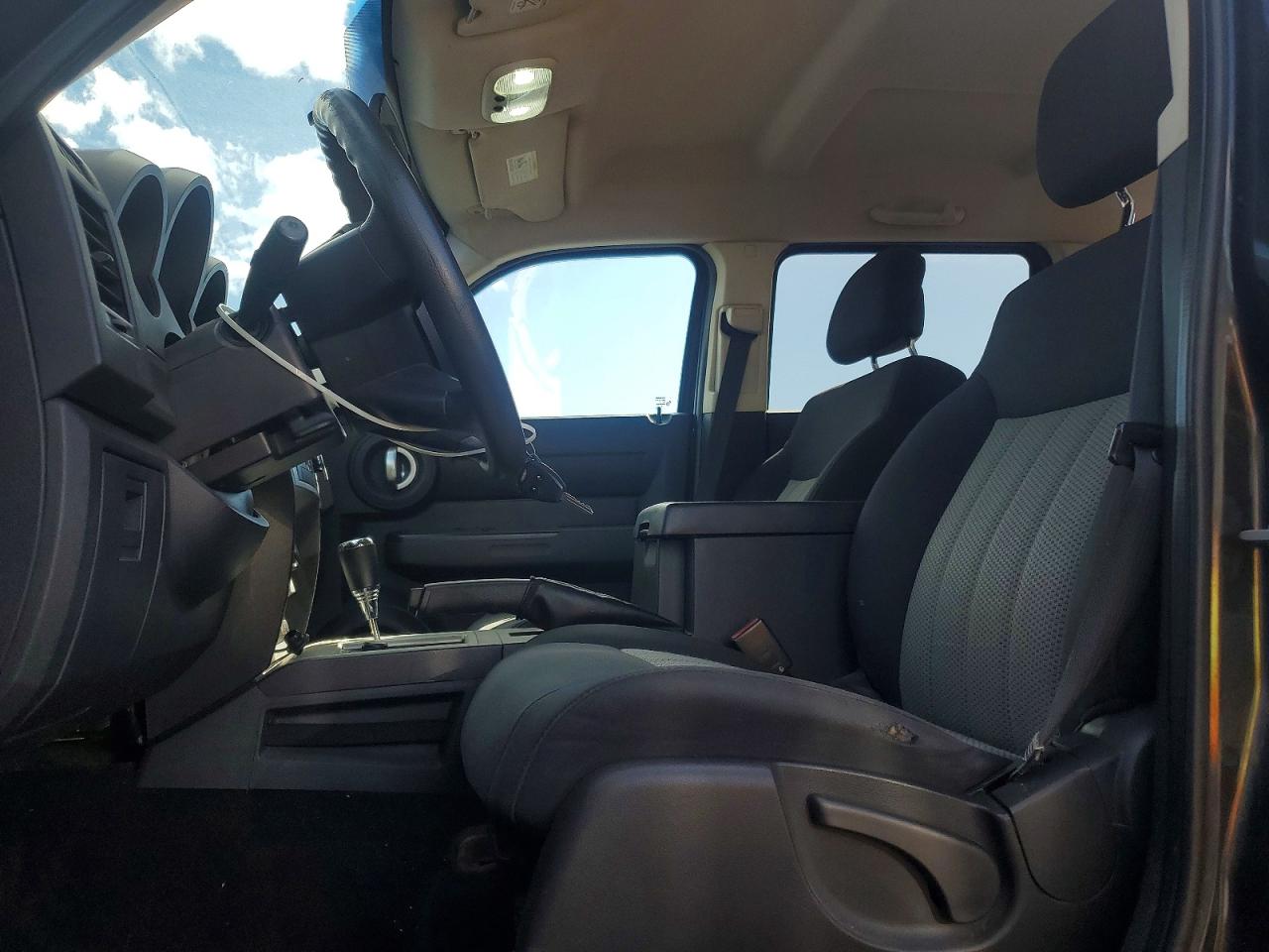 2010 DODGE NITRO