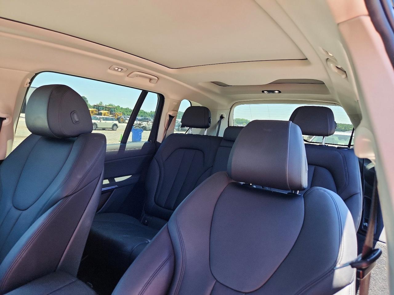 2021 BMW X7