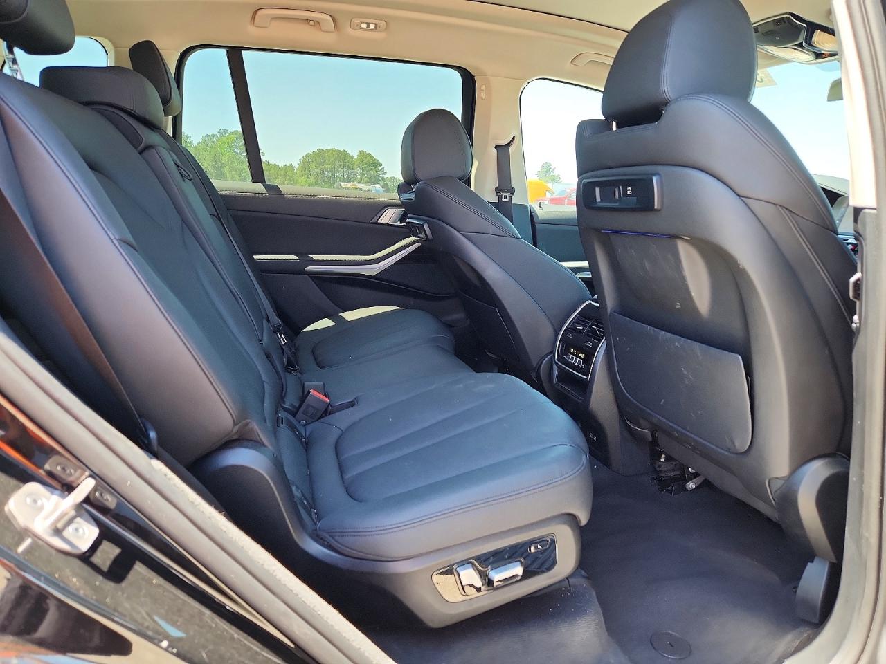 2021 BMW X7
