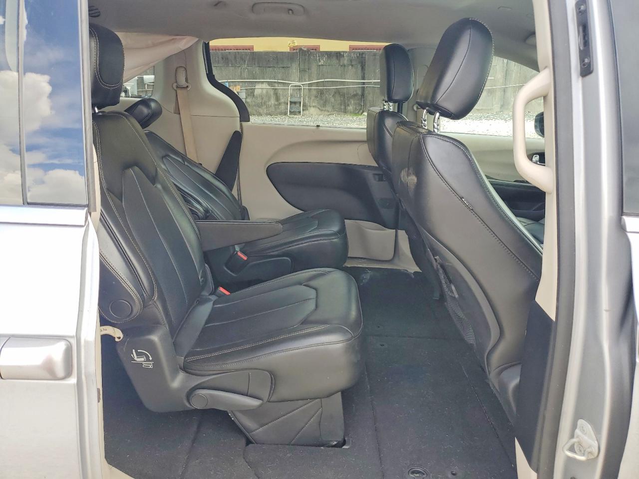2021 CHRYSLER MINIVAN