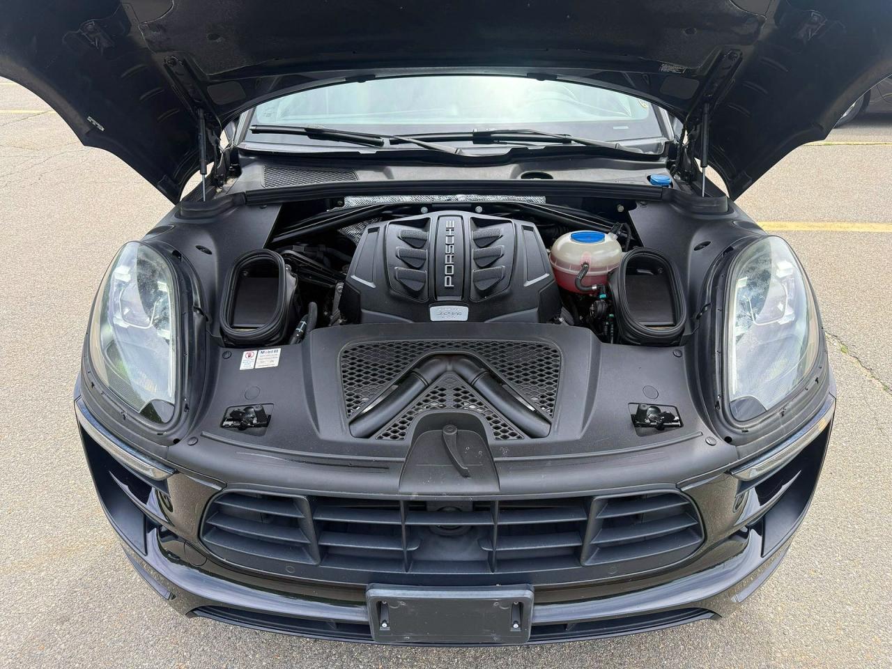 2017 PORSCHE MACAN