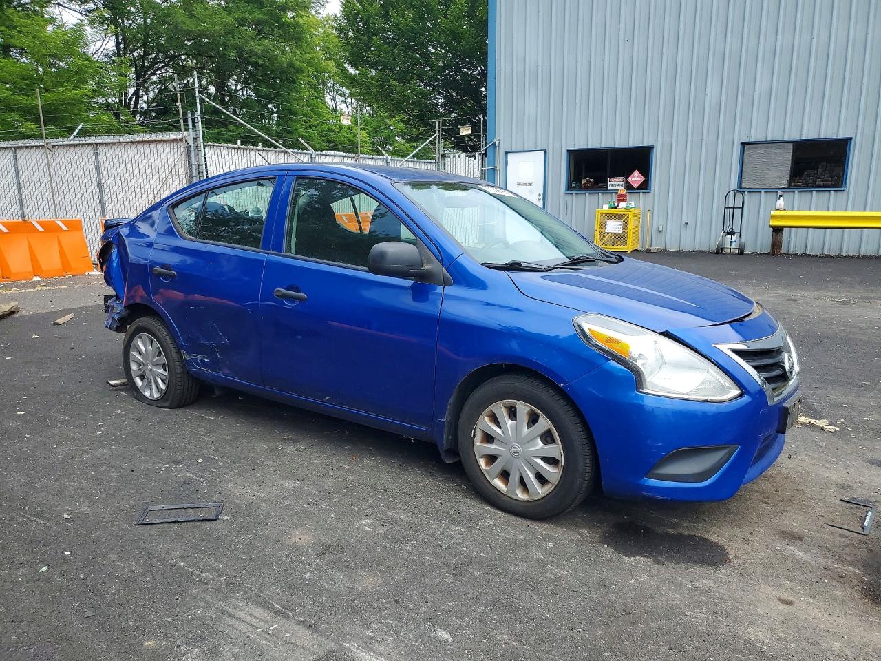 2015 NISSAN VERSA