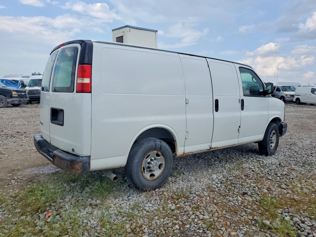 2013 CHEVROLET EXPRESS