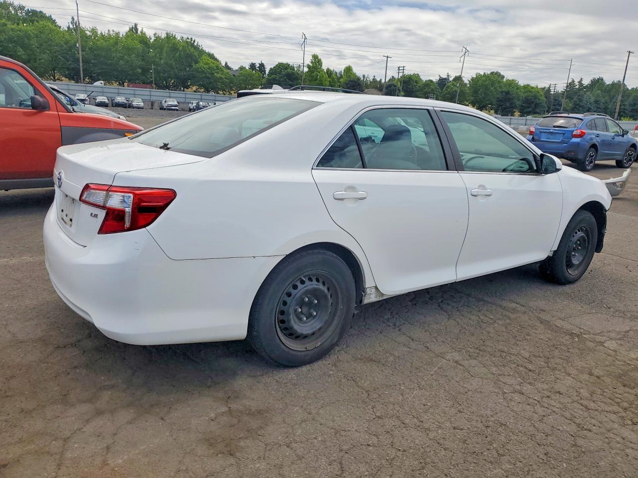 2014 TOYOTA CAMRY
