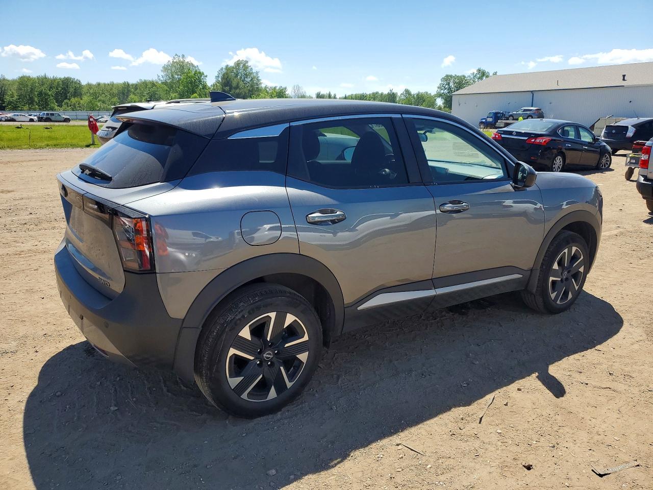 2025 NISSAN KICKS