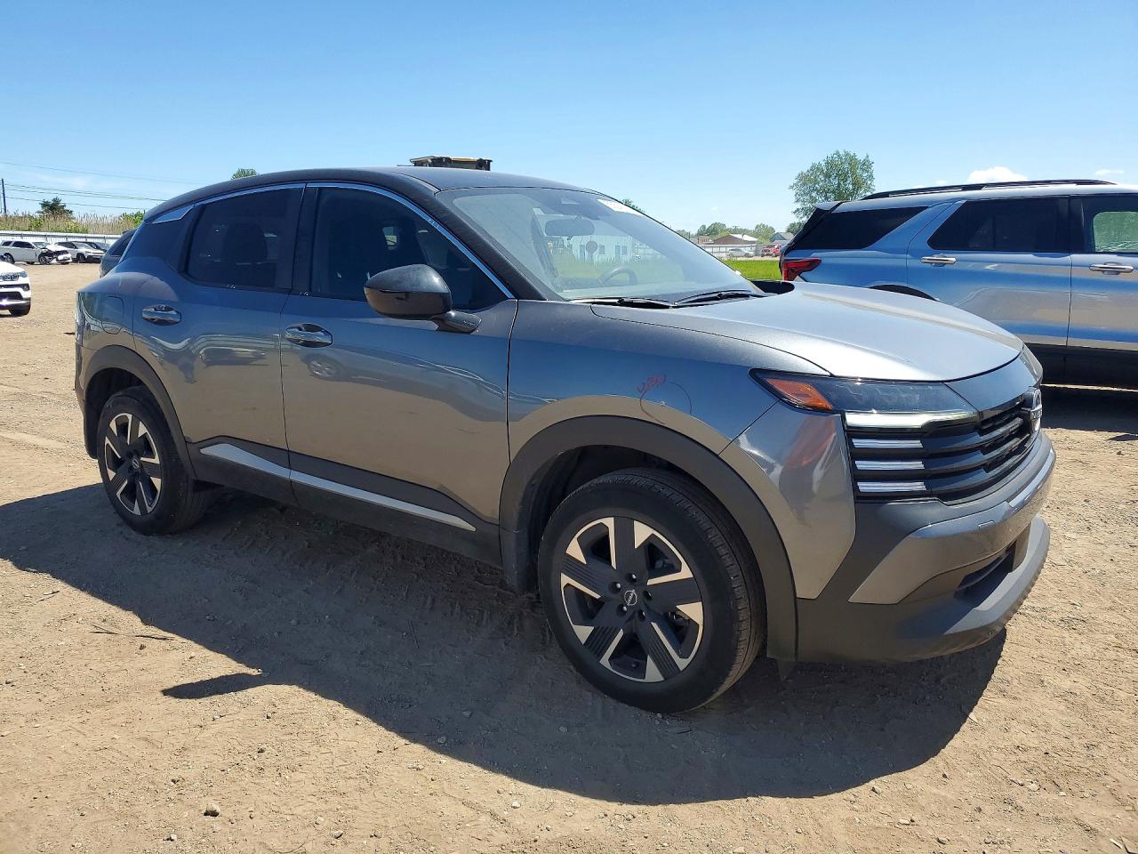 2025 NISSAN KICKS