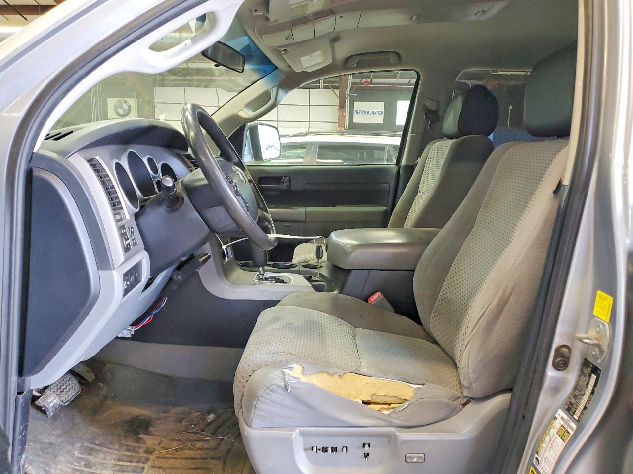 2011 TOYOTA TUNDRA