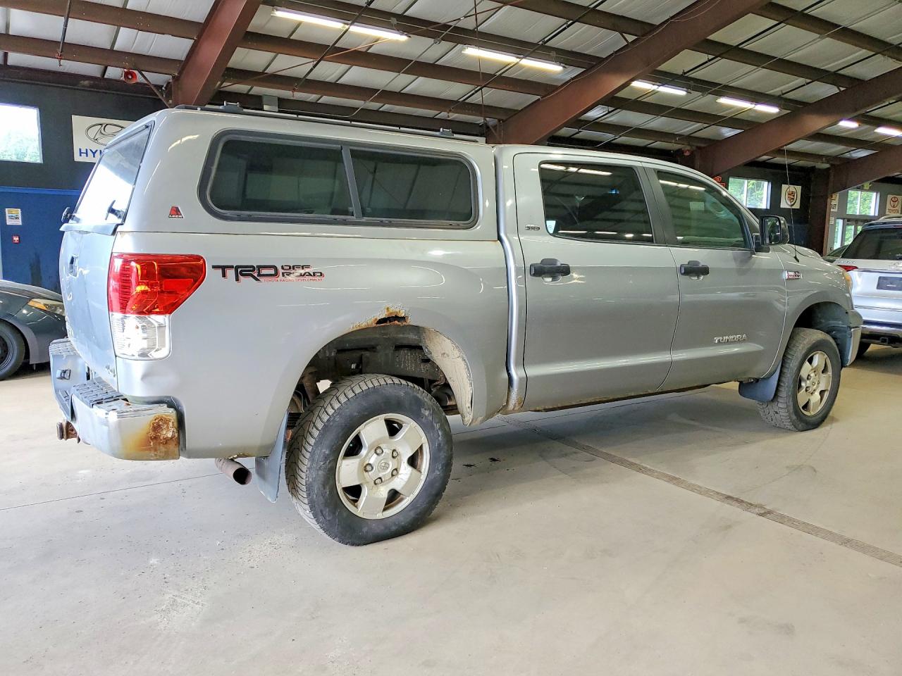 2011 TOYOTA TUNDRA