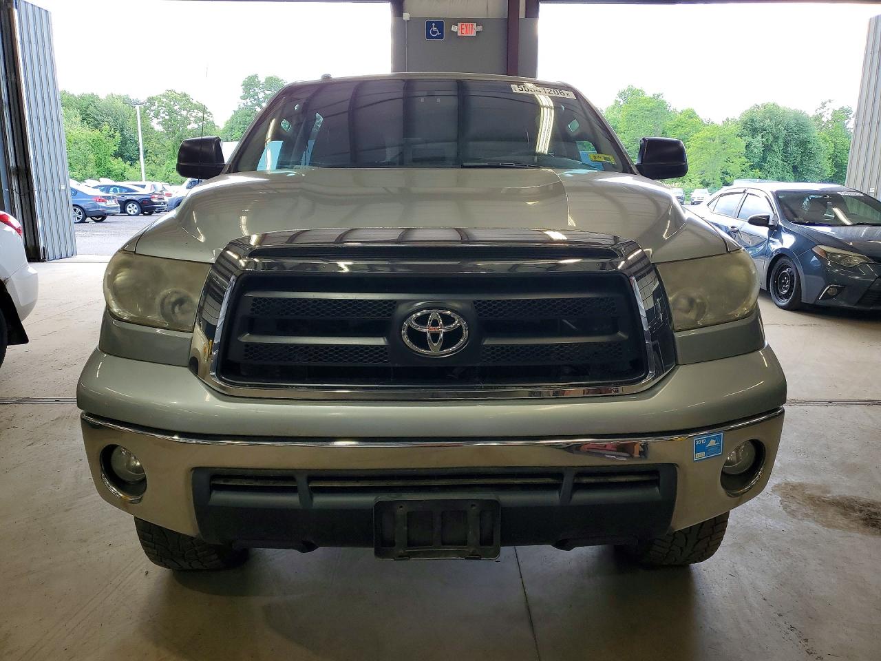2011 TOYOTA TUNDRA