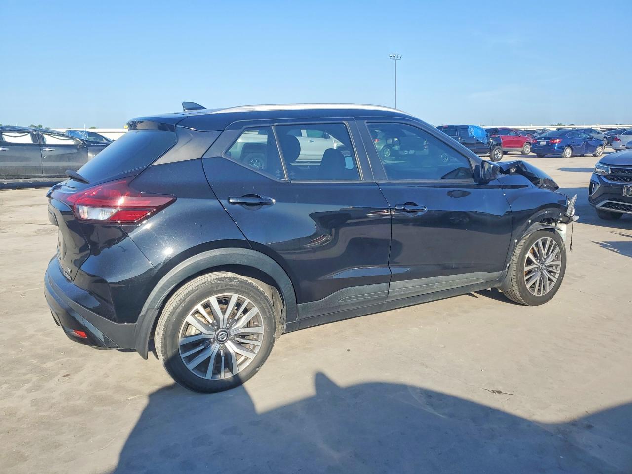 2021 NISSAN KICKS