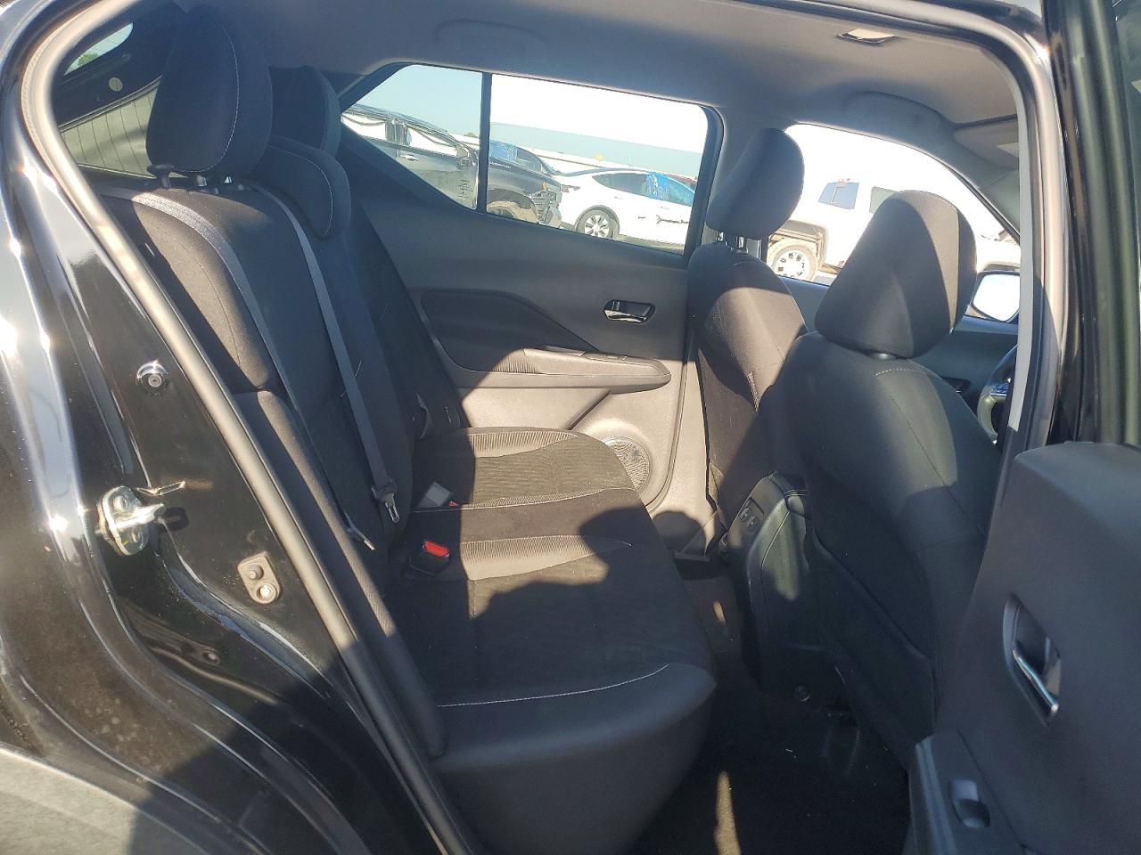 2021 NISSAN KICKS