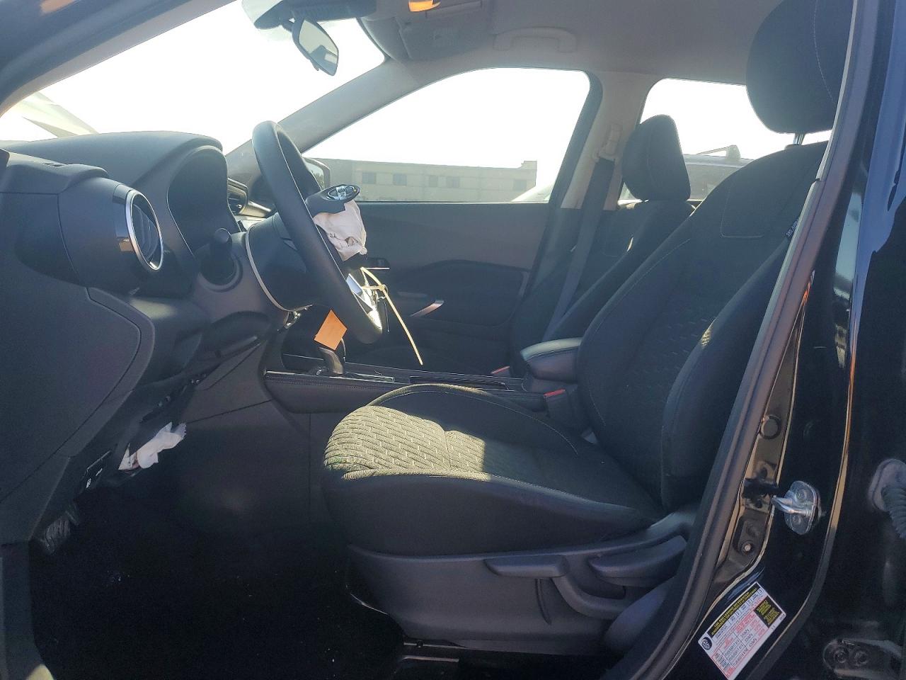 2021 NISSAN KICKS