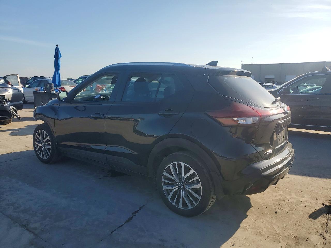 2021 NISSAN KICKS