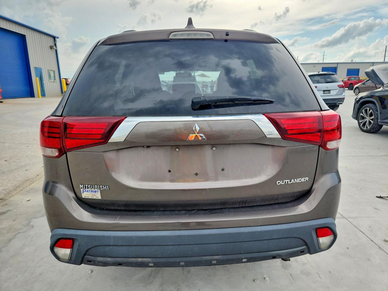 2018 MITSUBISHI OUTLANDER