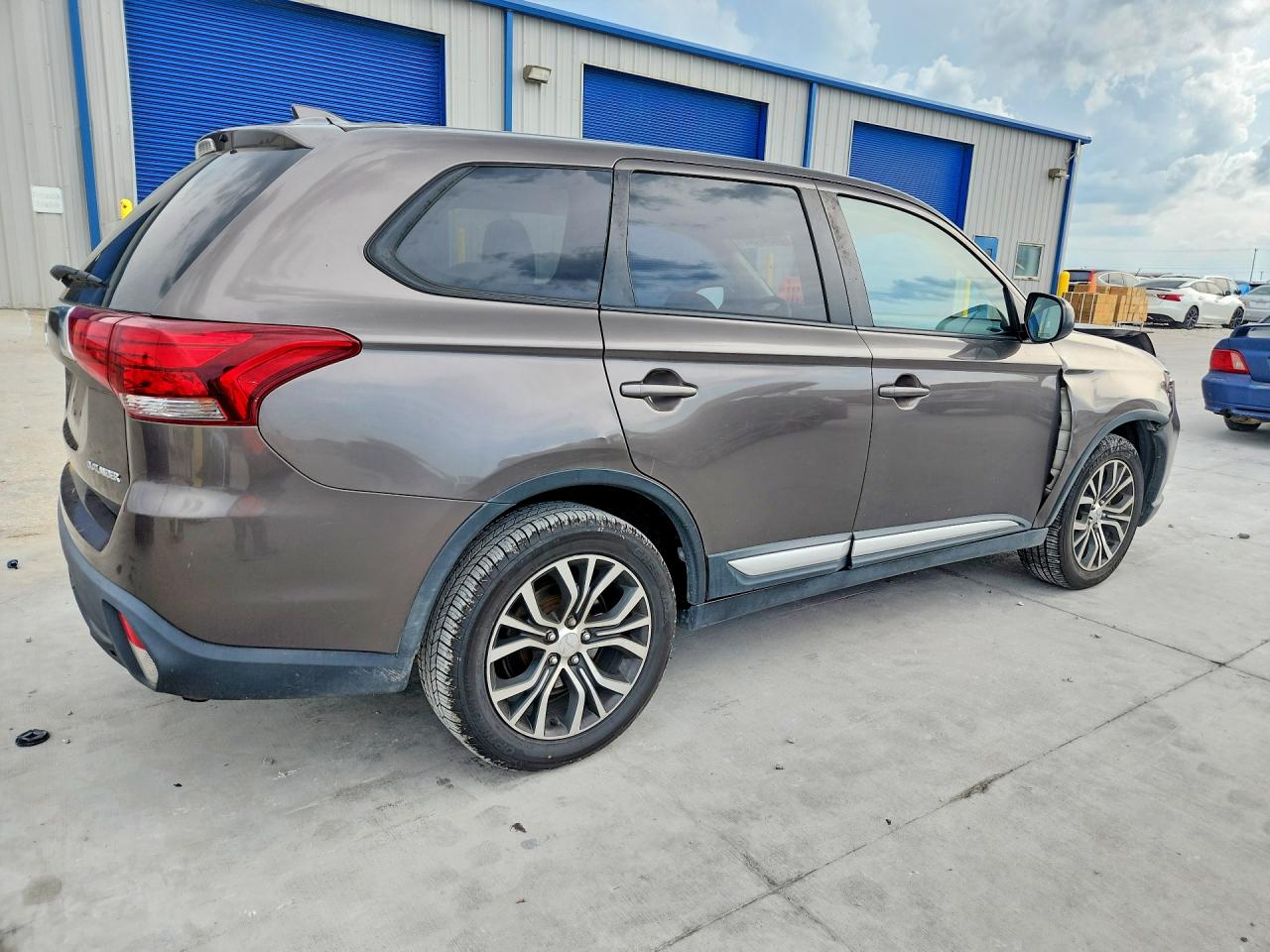 2018 MITSUBISHI OUTLANDER
