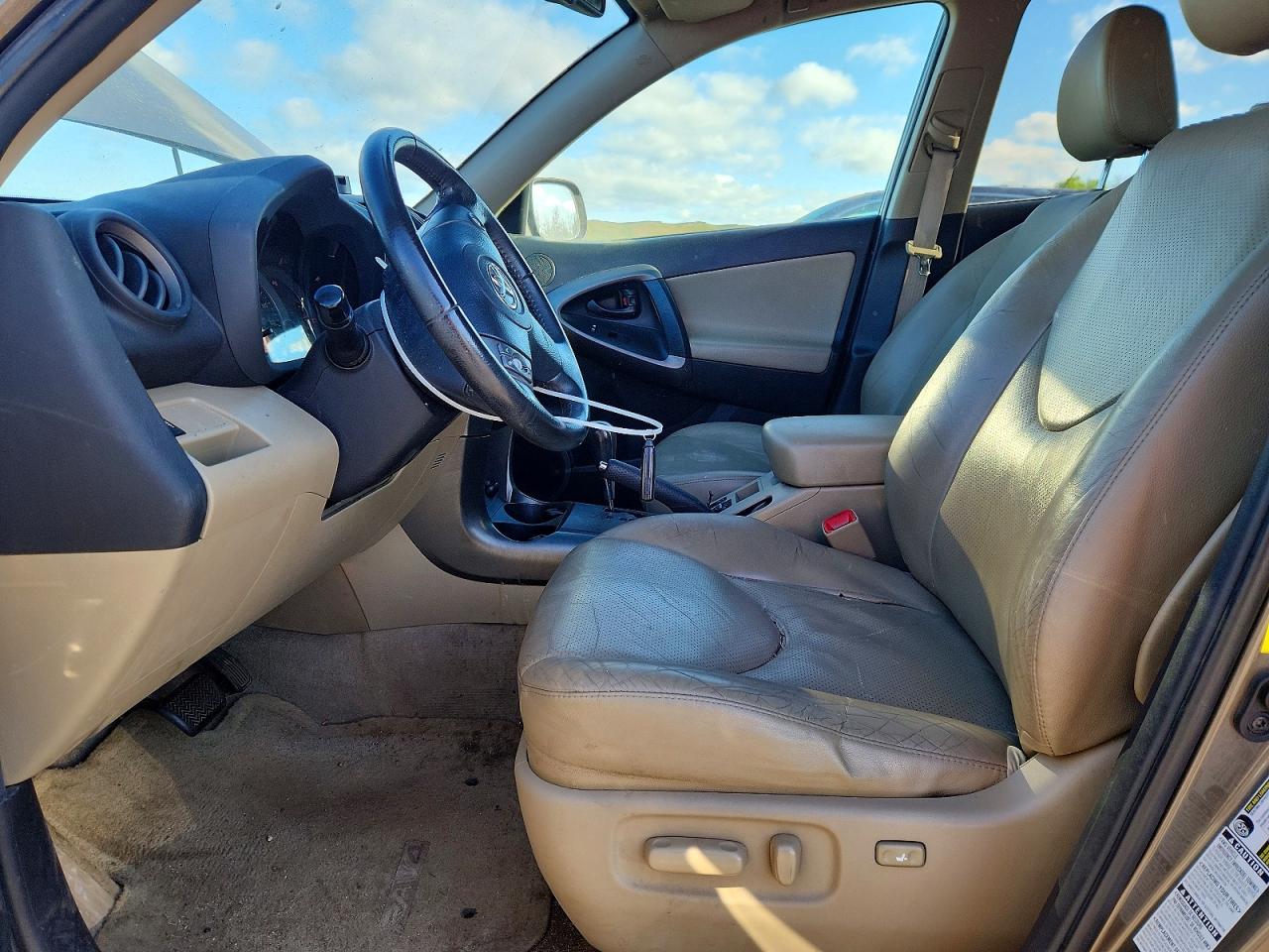 2012 TOYT RAV4