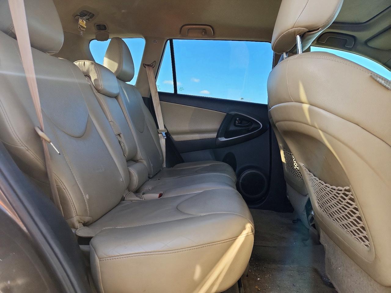 2012 TOYT RAV4