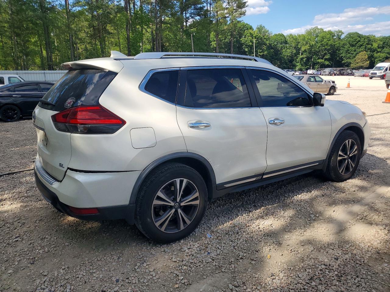 2017 NISSAN ROGUE