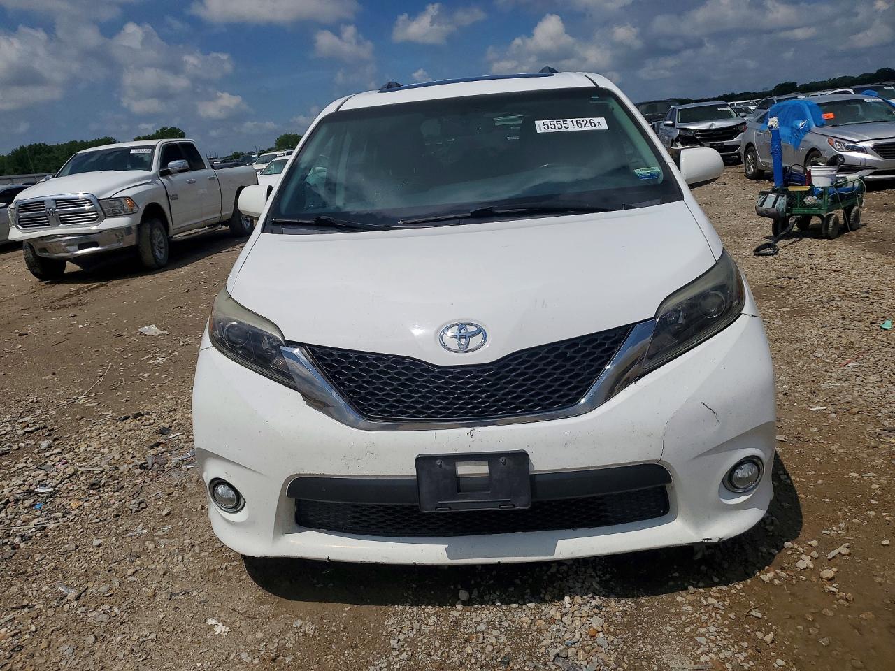2016 TOYOTA SIENNA