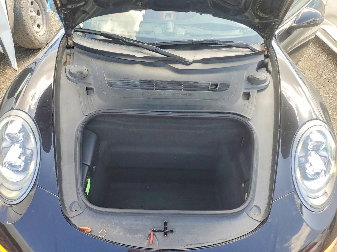 2019 PORSCHE 911