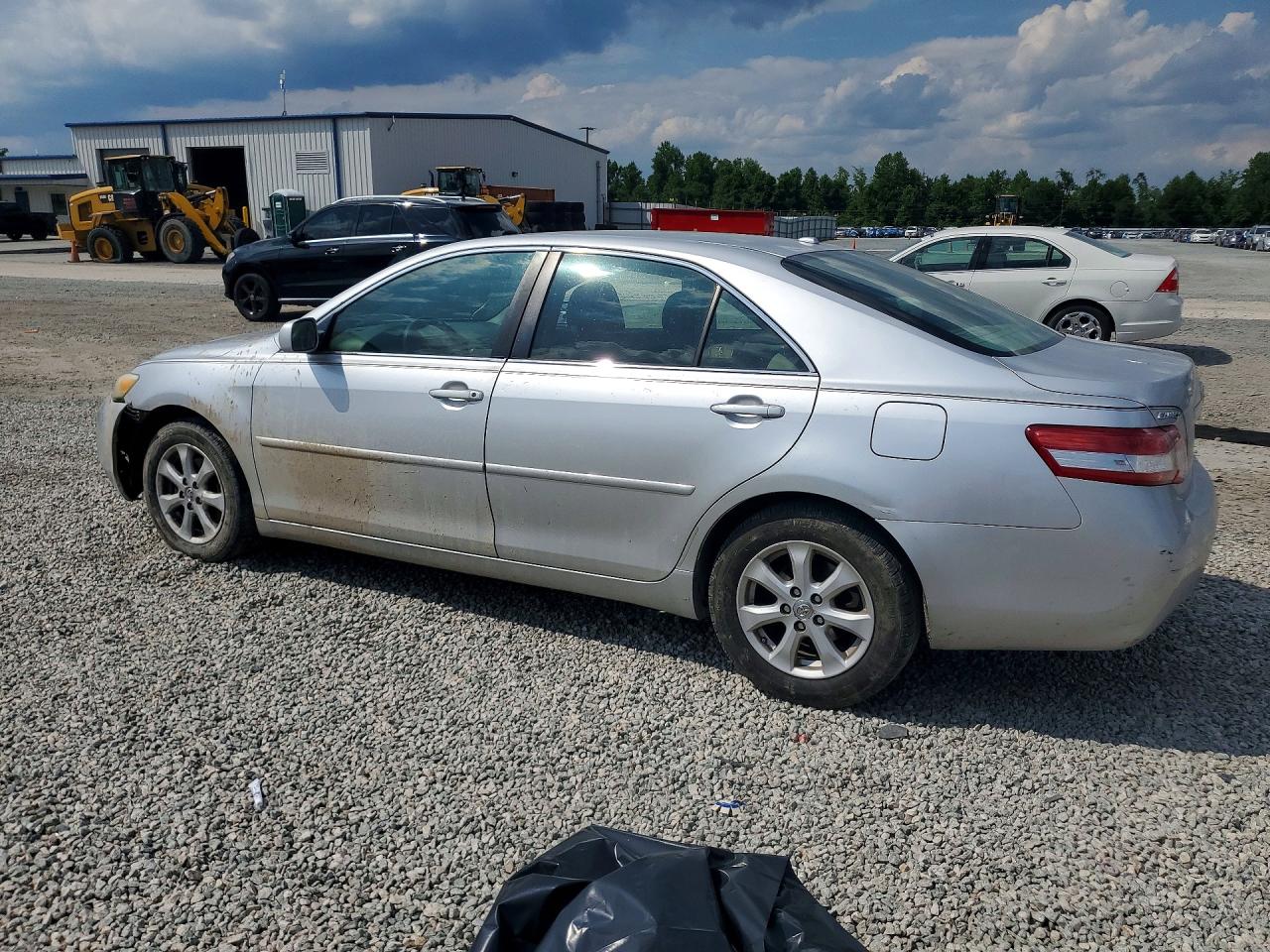 2011 TOYOTA CAMRY