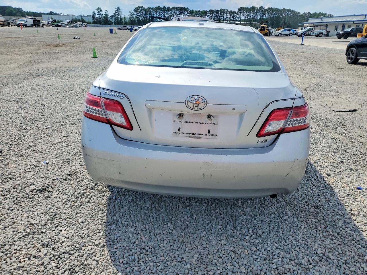 2011 TOYOTA CAMRY