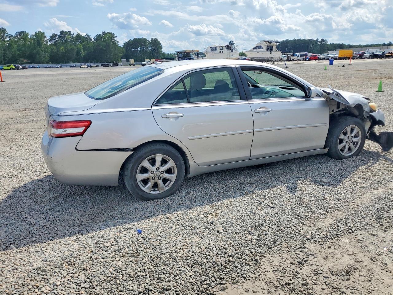 2011 TOYOTA CAMRY
