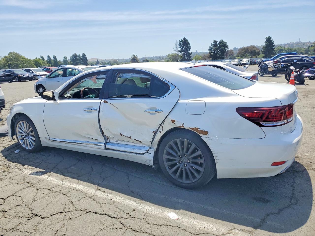 2013 LEXUS LS460