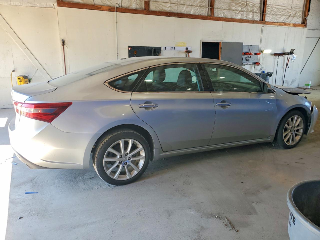 2016 TOYOTA AVALON