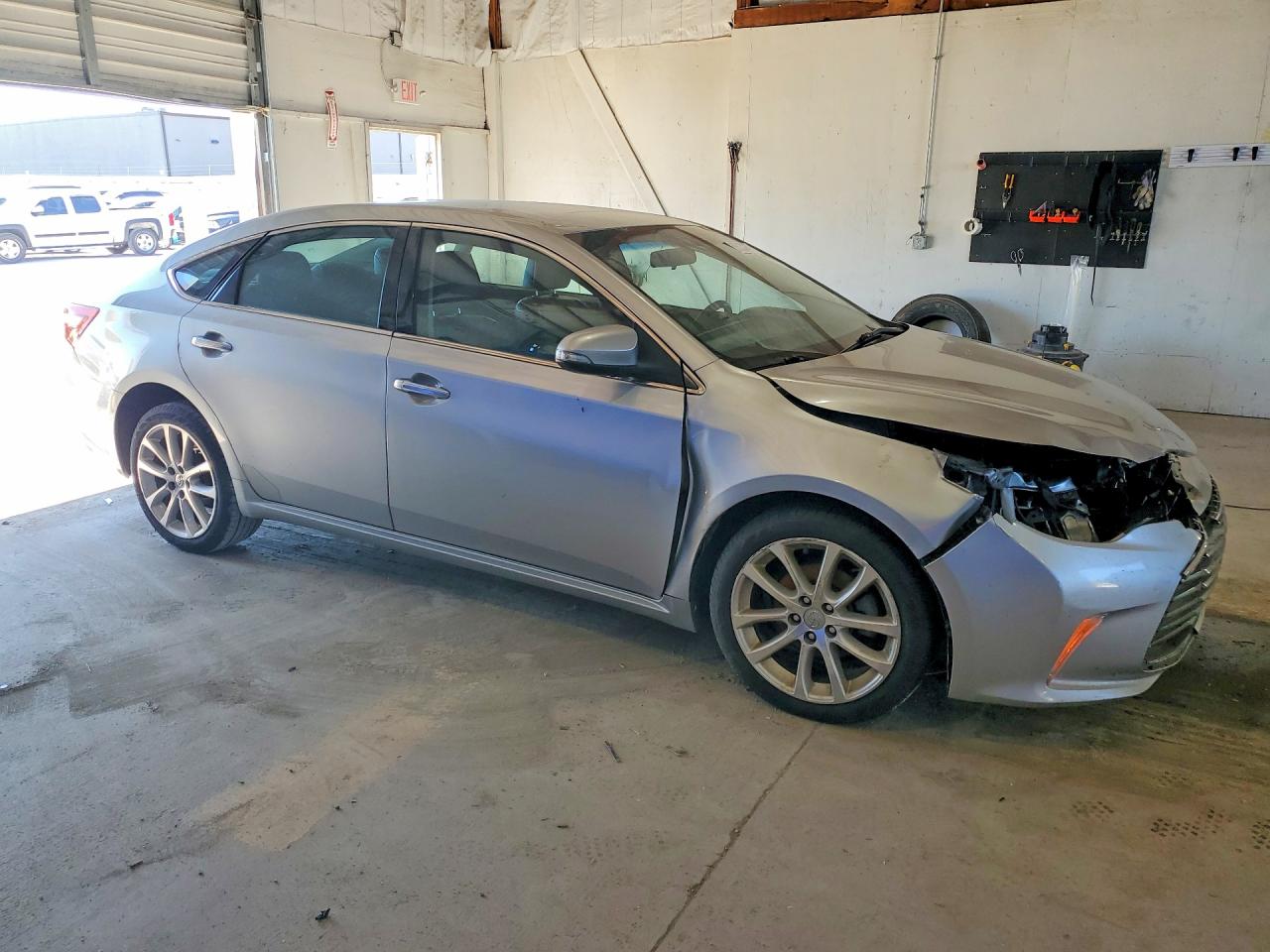 2016 TOYOTA AVALON