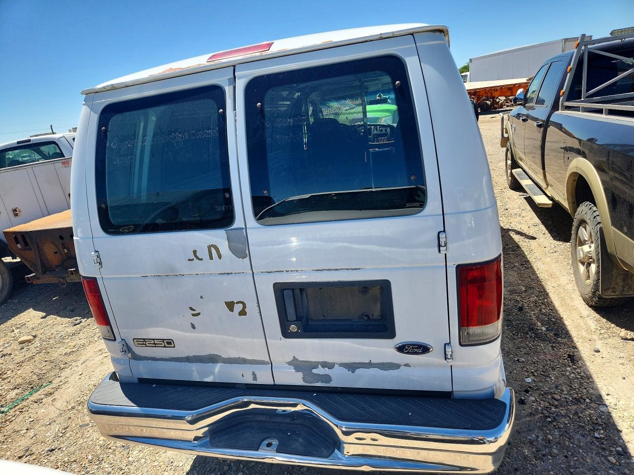2005 FORD E250