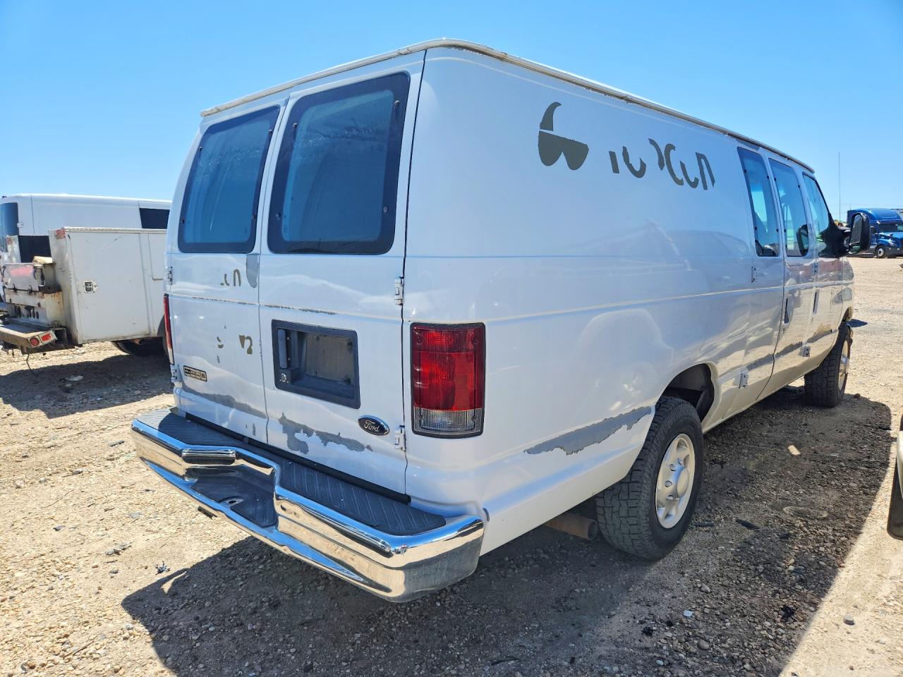 2005 FORD E250
