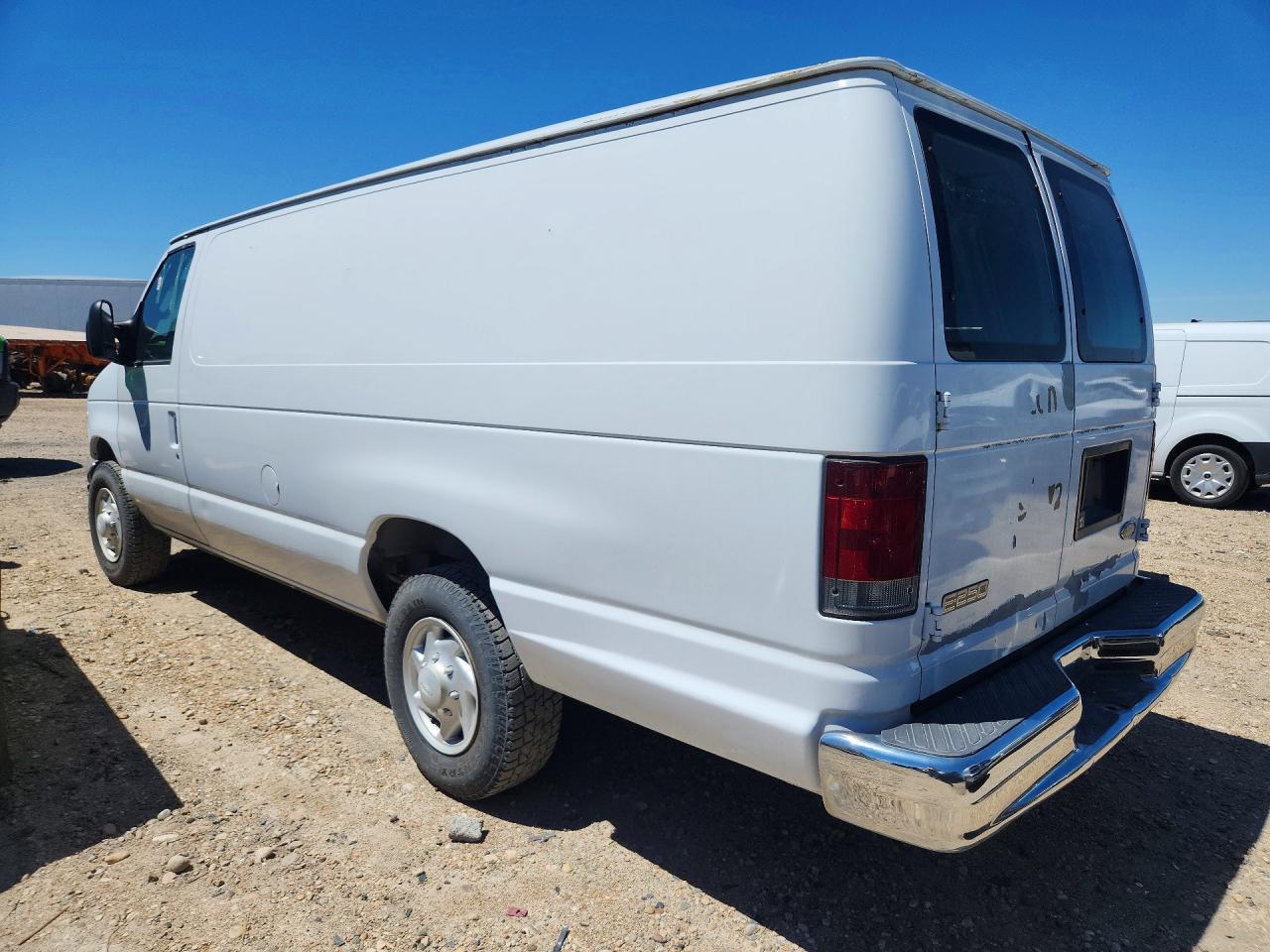 2005 FORD E250