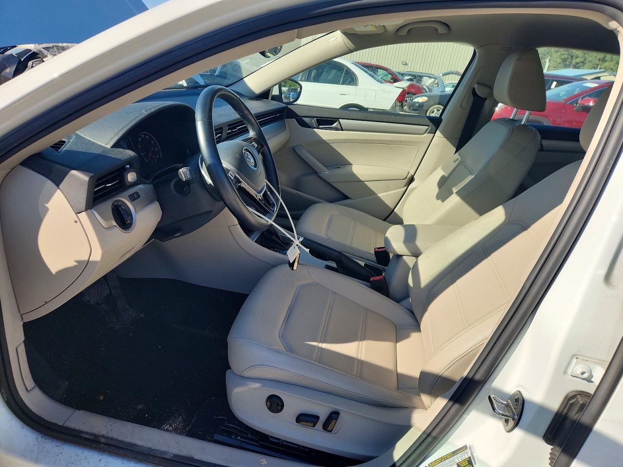 2020 VOLKSWAGEN PASSAT