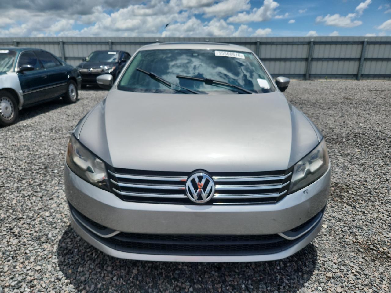 2014 VOLKSWAGEN PASSAT