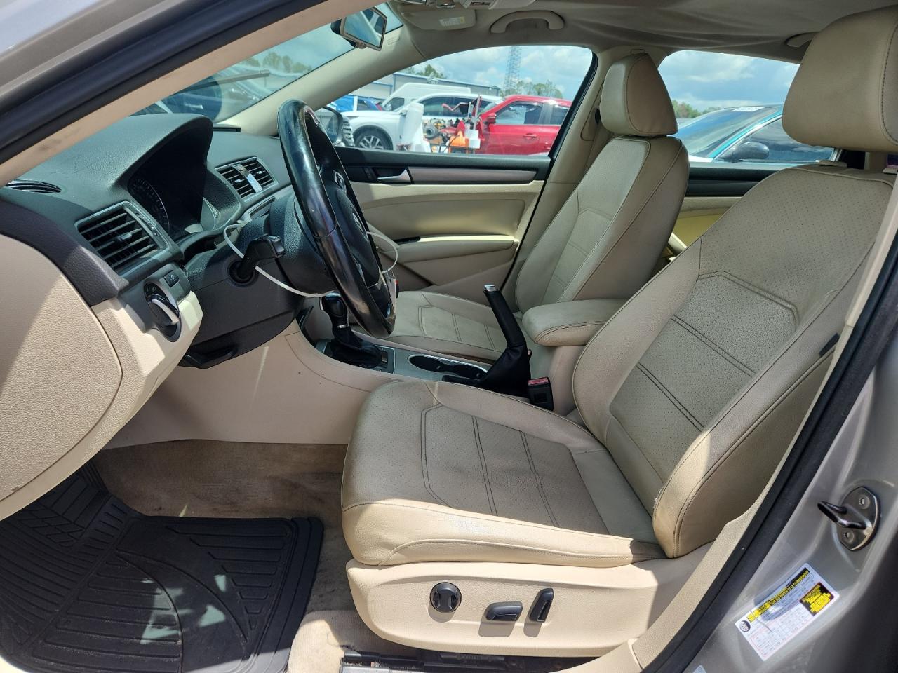2014 VOLKSWAGEN PASSAT