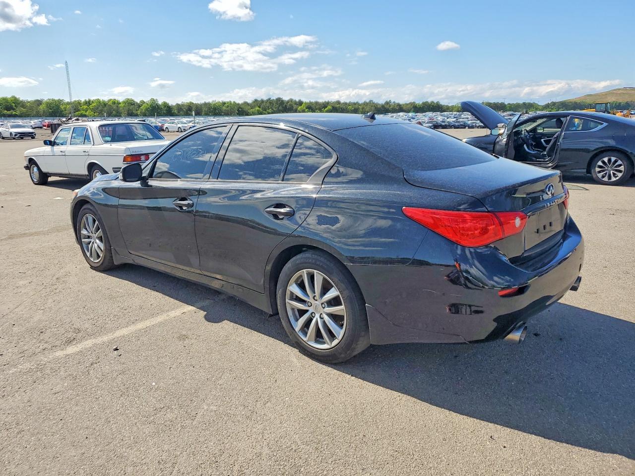 2016 INFINITI Q50