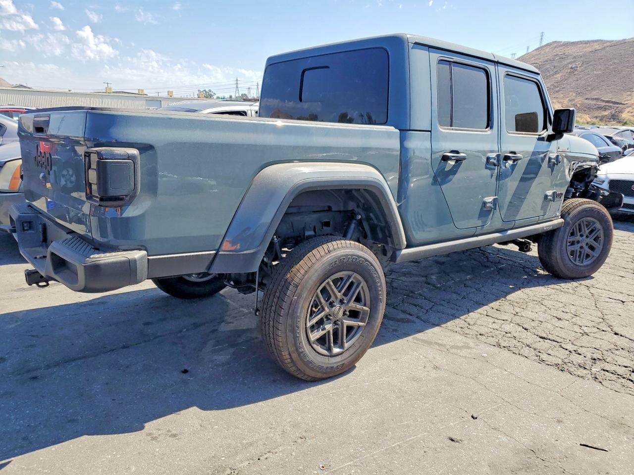 2025 JEEP GLADIATOR