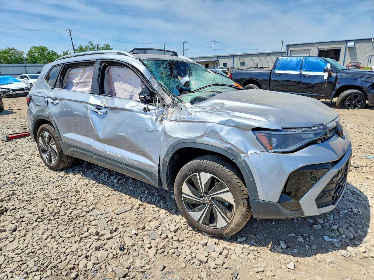 2025 VOLKSWAGEN TAOS SE