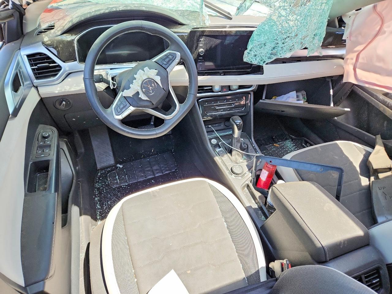 2025 VOLKSWAGEN TAOS SE