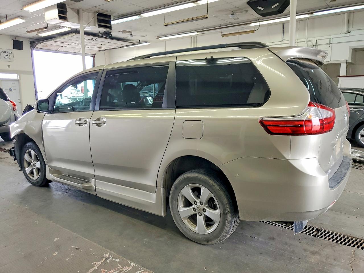 2015 TOYOTA SIENNA