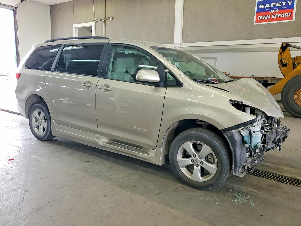 2015 TOYOTA SIENNA